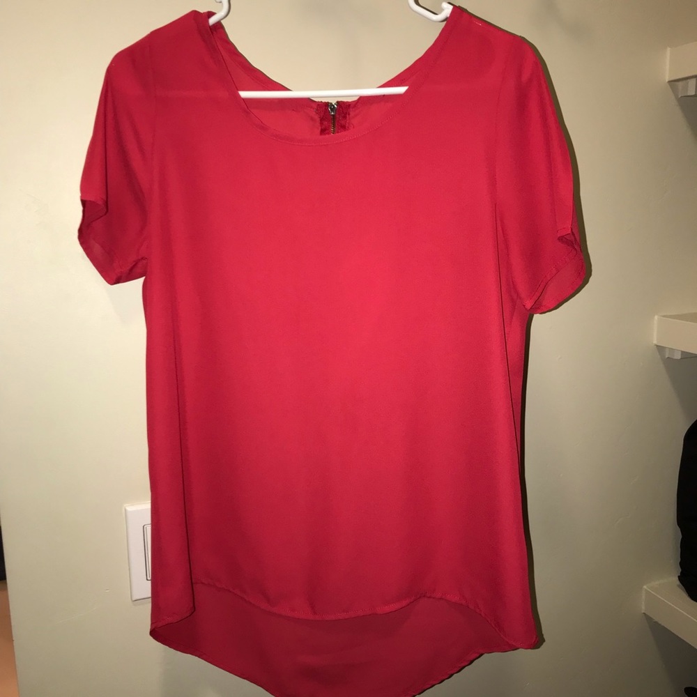 🎉HP 5/18🎉 Coral color blouse